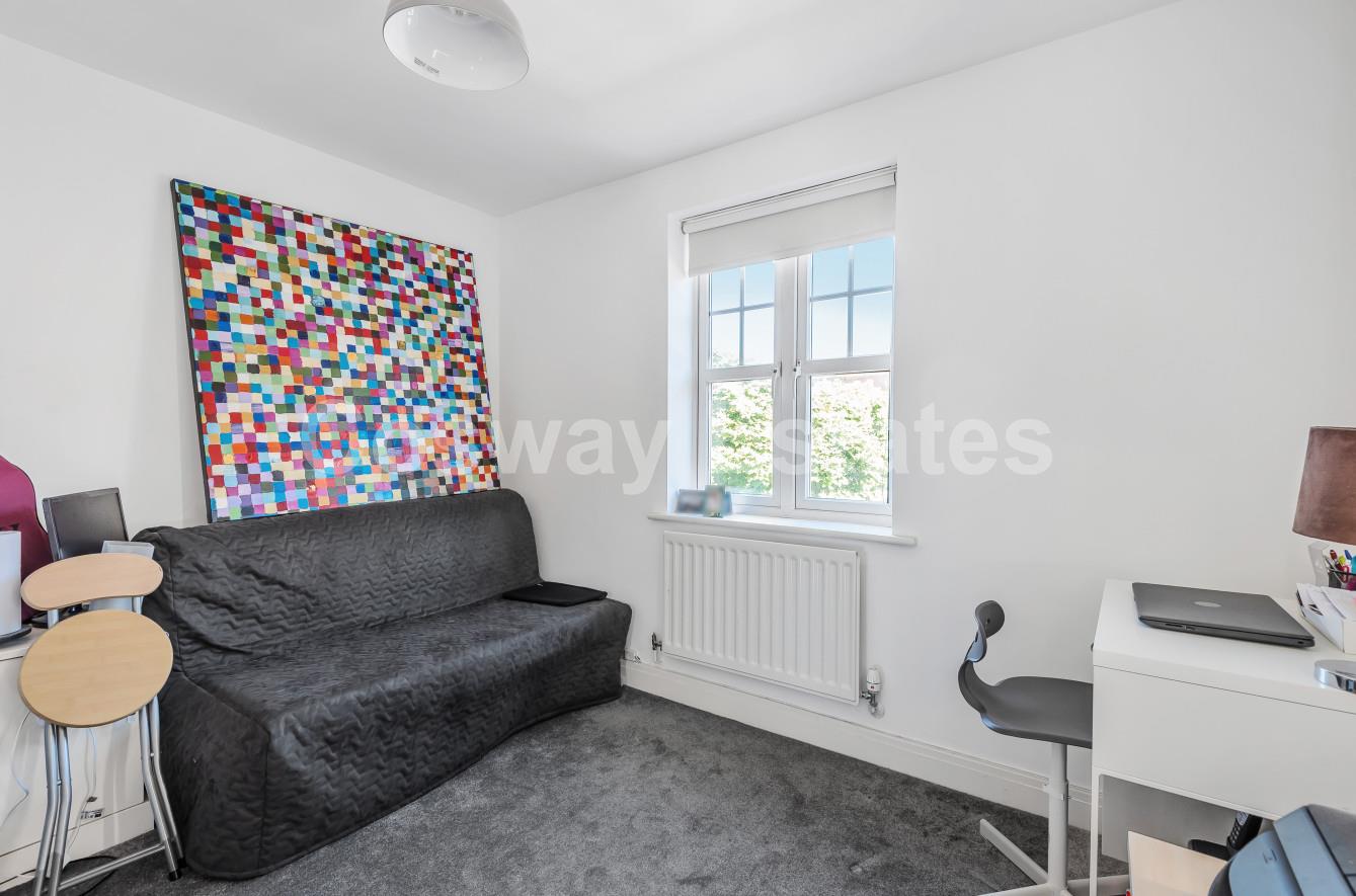 Kingsbridge Drive, London